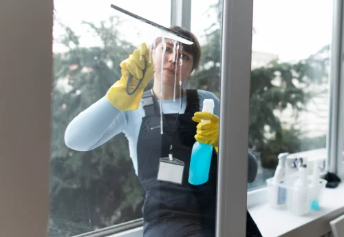 Nettoyage de vitres intérieures et extérieures à Sainpuits